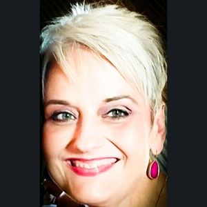 Meet your Posher, Donya